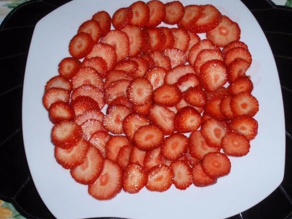 Heidelbeerquark auf Erdbeerfeld - Rezept - Bild Nr. 3