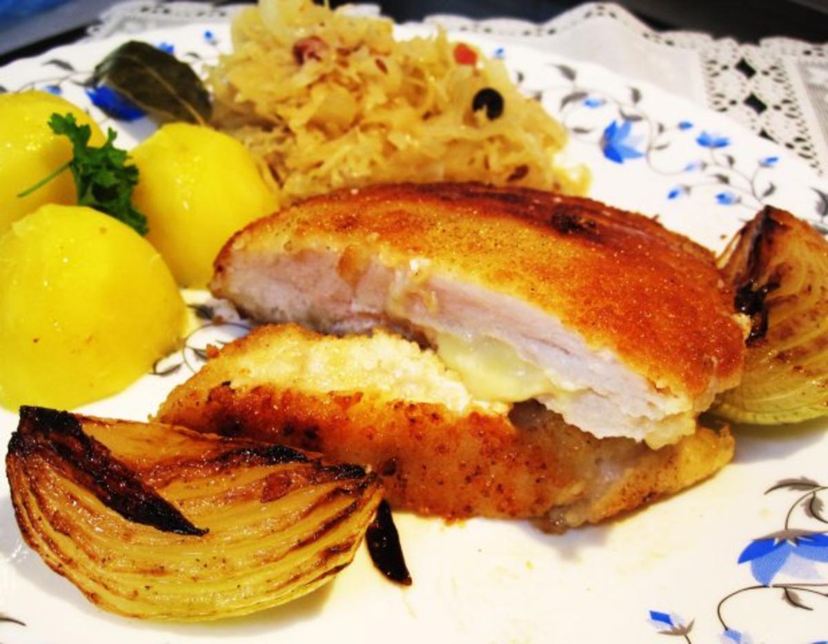 Hähnchen-Cordon bleu mit deftigem Sauerkraut - Rezept