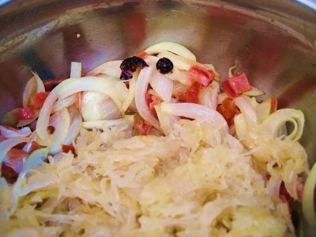 Rezept: Hähnchen-Cordon bleu mit deftigem Sauerkraut Bild Nr. 3 Hähnchen-Cordon bleu mit deftigem Sauerkraut - Rezept - Bild Nr. 3