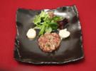 Thunfischtatar im Wildkräuterbeet - Rezept
