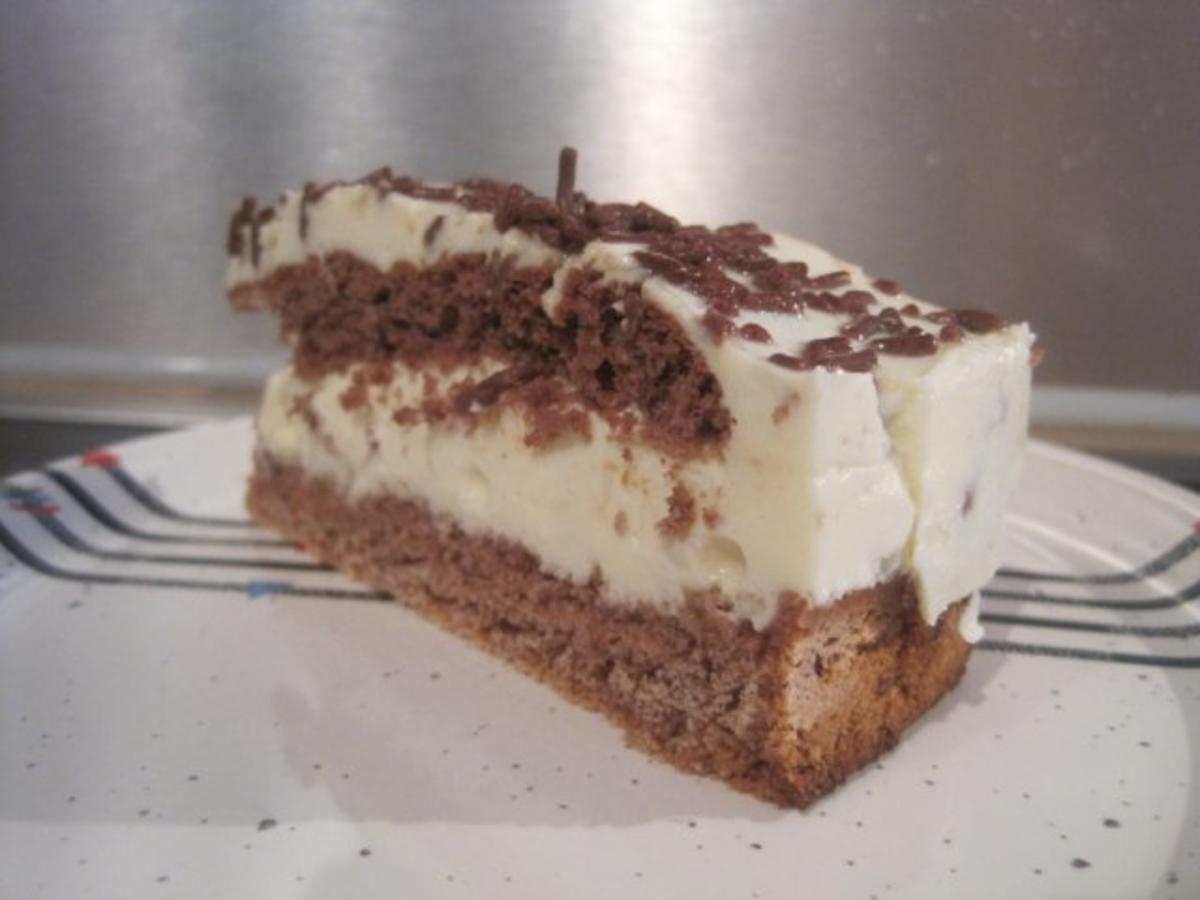 Vanillecreme-Torte mit Schokoperlen - Rezept - kochbar.de