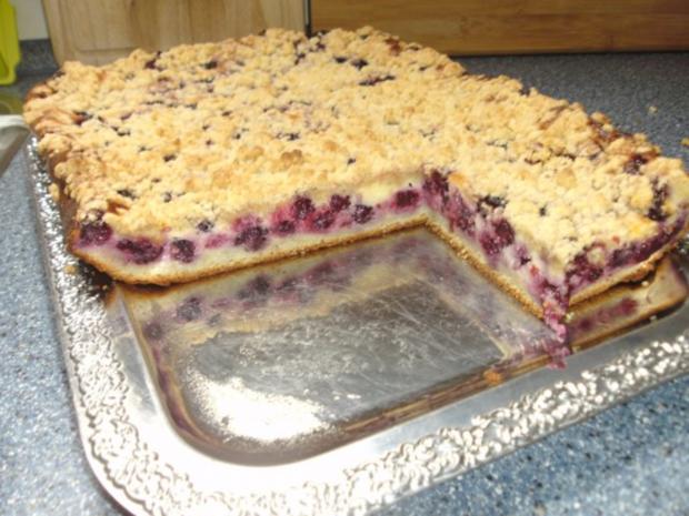 Brombeerkuchen mit Quarkguss und Streuseln - Rezept - kochbar.de