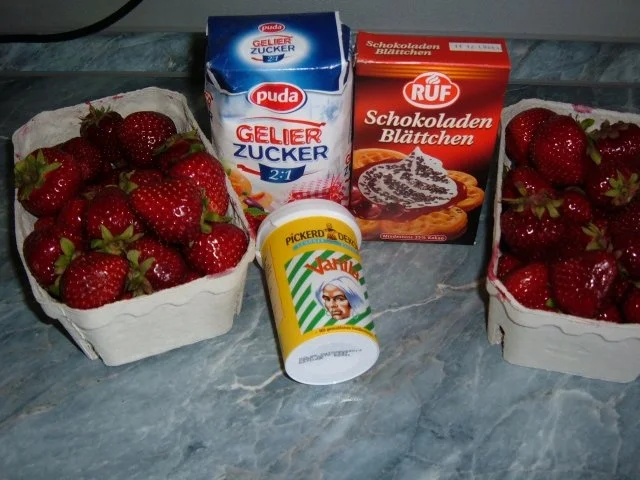 Brotaufstrich. Erdbeermarmelade - Marzipan-Schoko - Rezept - Bild Nr. 3