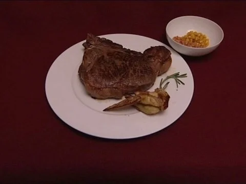 T-Bone Steak, Potato Wedges, Baked Beans und gebratener Mais (John Doyle) - Rezept