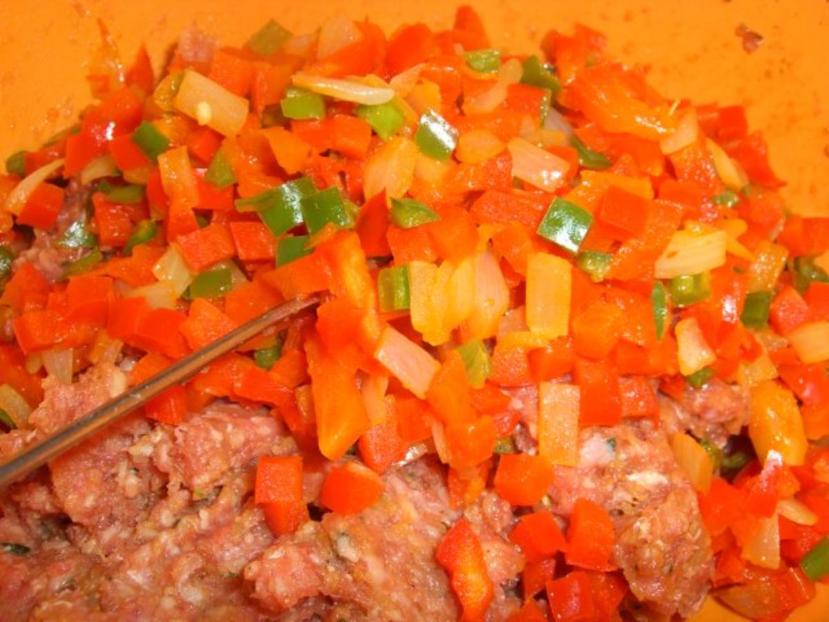 Gefüllter Hackbraten auf Tomatensauce - Rezept - Bild Nr. 3