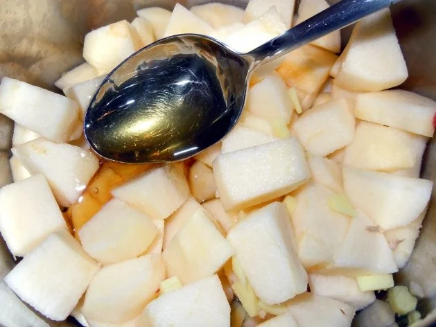 Lachs im Knusperteig mit Apfel-Ingwer-Mus und Chinakohl-Gemüse - Rezept - Bild Nr. 2