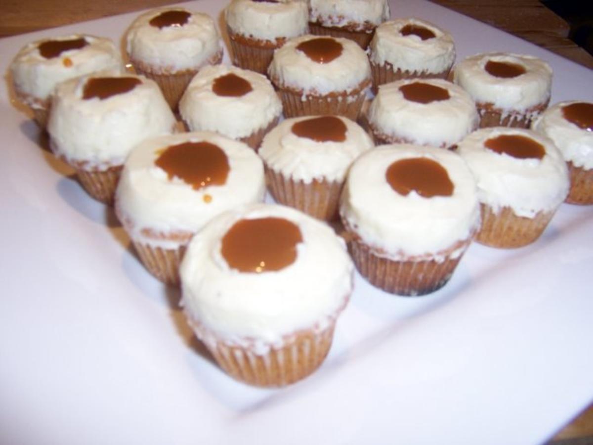 Karamell Cupcakes mit Vanille Topping - Rezept - Bild Nr. 2