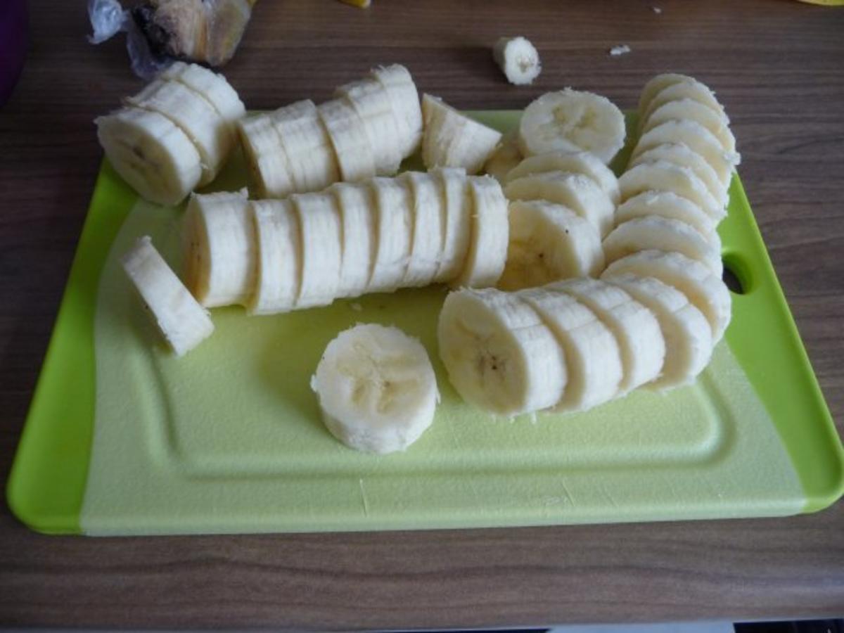 Eierspeisen : Pfannkuchen mit Bananen und Pflaumenmus aus meinem Kochbuch - Rezept - Bild Nr. 2