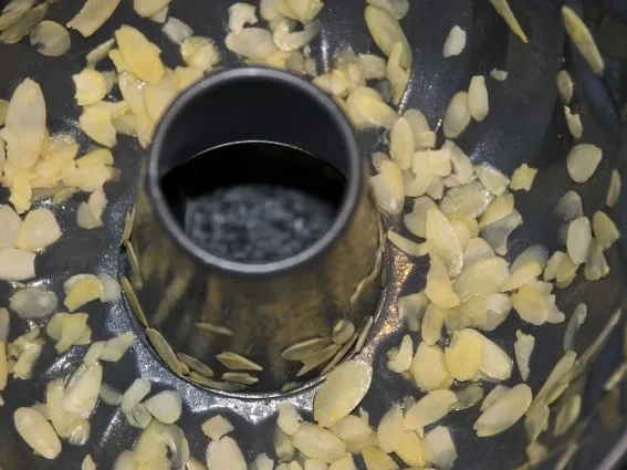 Rezept: Mandelgugelhupf Bild Nr. 3 Mandelgugelhupf - Rezept - Bild Nr. 3