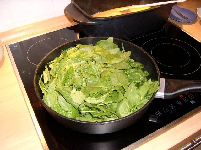 Rezept: Spaghetti mit frischem Spinat Bild Nr. 3 Spaghetti mit frischem Spinat - Rezept - Bild Nr. 3