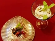 Schokobrunnen mit frischen Früchten an Vanilleeis (Hera Lind) - Rezept