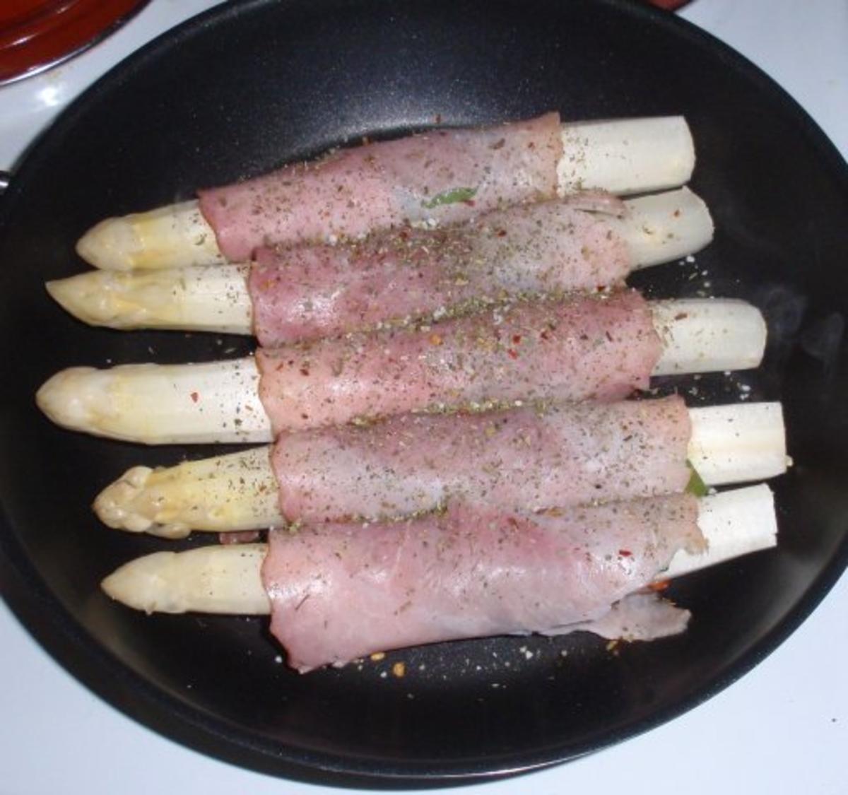 Gebratener Spargel mit Erdbeer-Melonen-Basilikum-Salat - Rezept - Bild Nr. 6