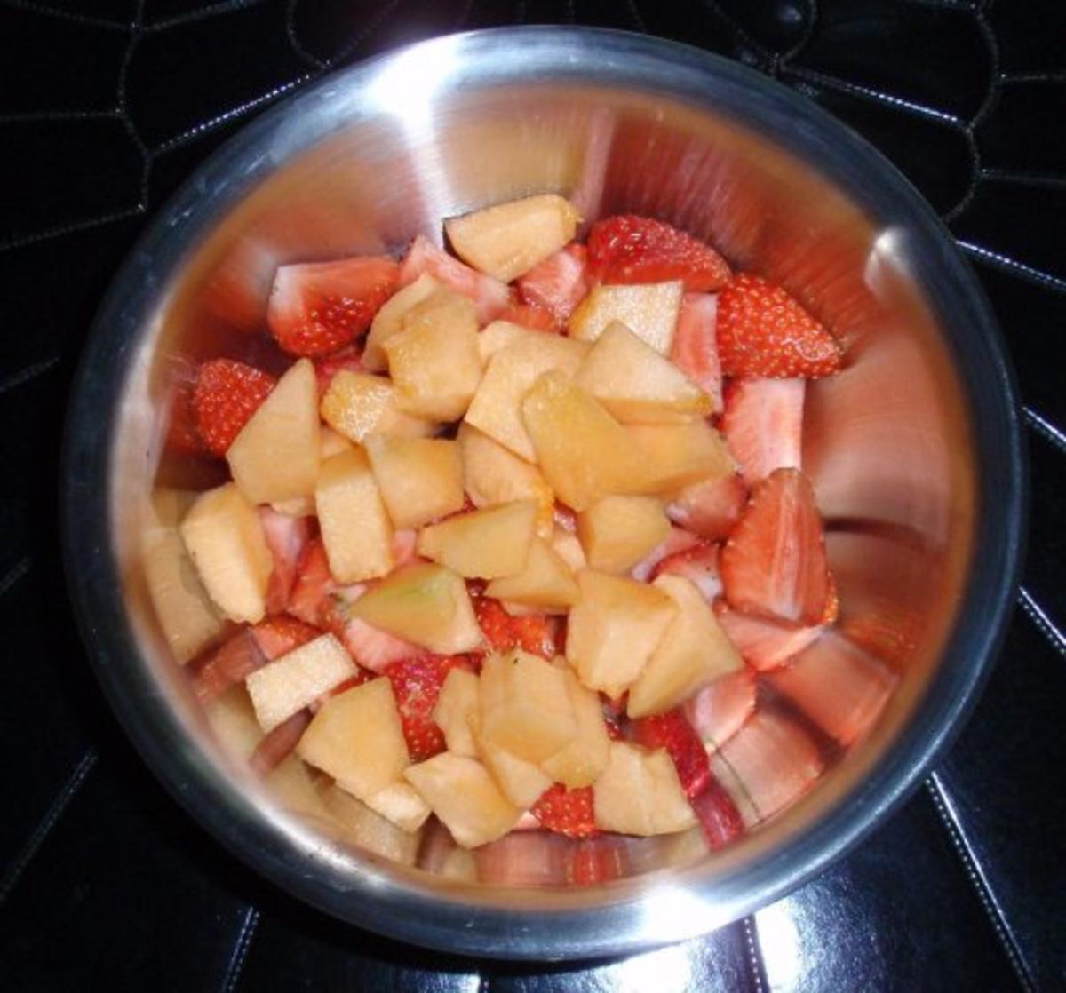 Gebratener Spargel mit Erdbeer-Melonen-Basilikum-Salat - Rezept - Bild Nr. 11