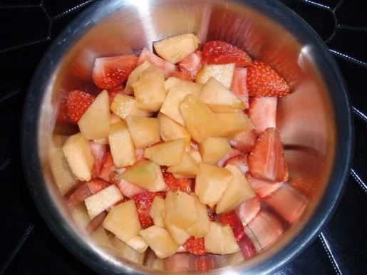 Gebratener Spargel mit Erdbeer-Melonen-Basilikum-Salat - Rezept - Bild Nr. 11