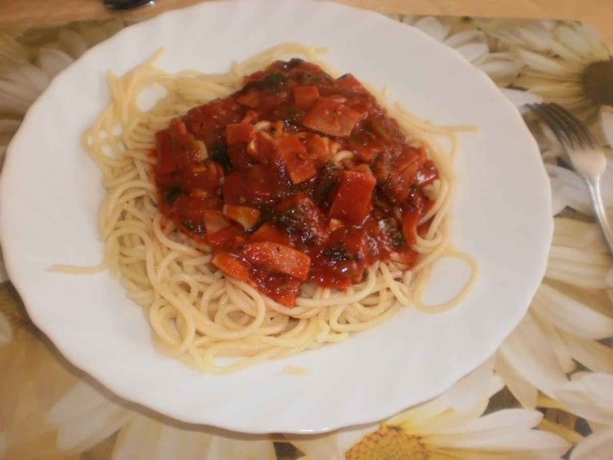 Spaghetti in Tomaten-Schinkensauce - Rezept