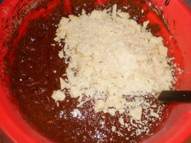 Rezept: Dinkel-Brownies-Torte mit Schokolade Bild Nr. 7 Dinkel-Brownies-Torte mit Schokolade - Rezept - Bild Nr. 7