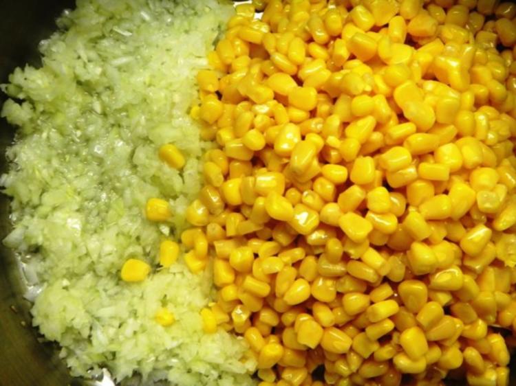 Mais Schaum Sueppchen mit Thymian Kartoffelchips - einfach - von marcos