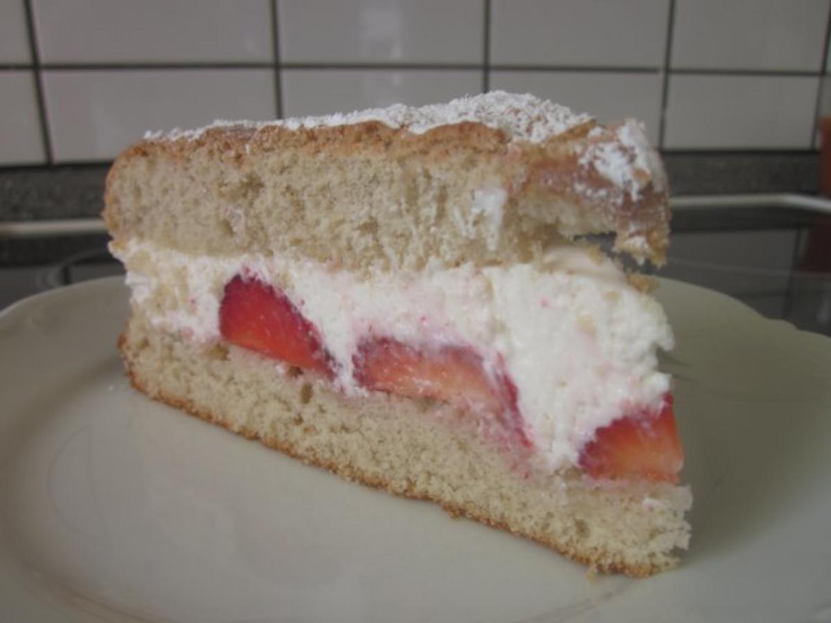 Erdbeer-Käse-Sahne-Torte - Rezept mit Bild - kochbar.de