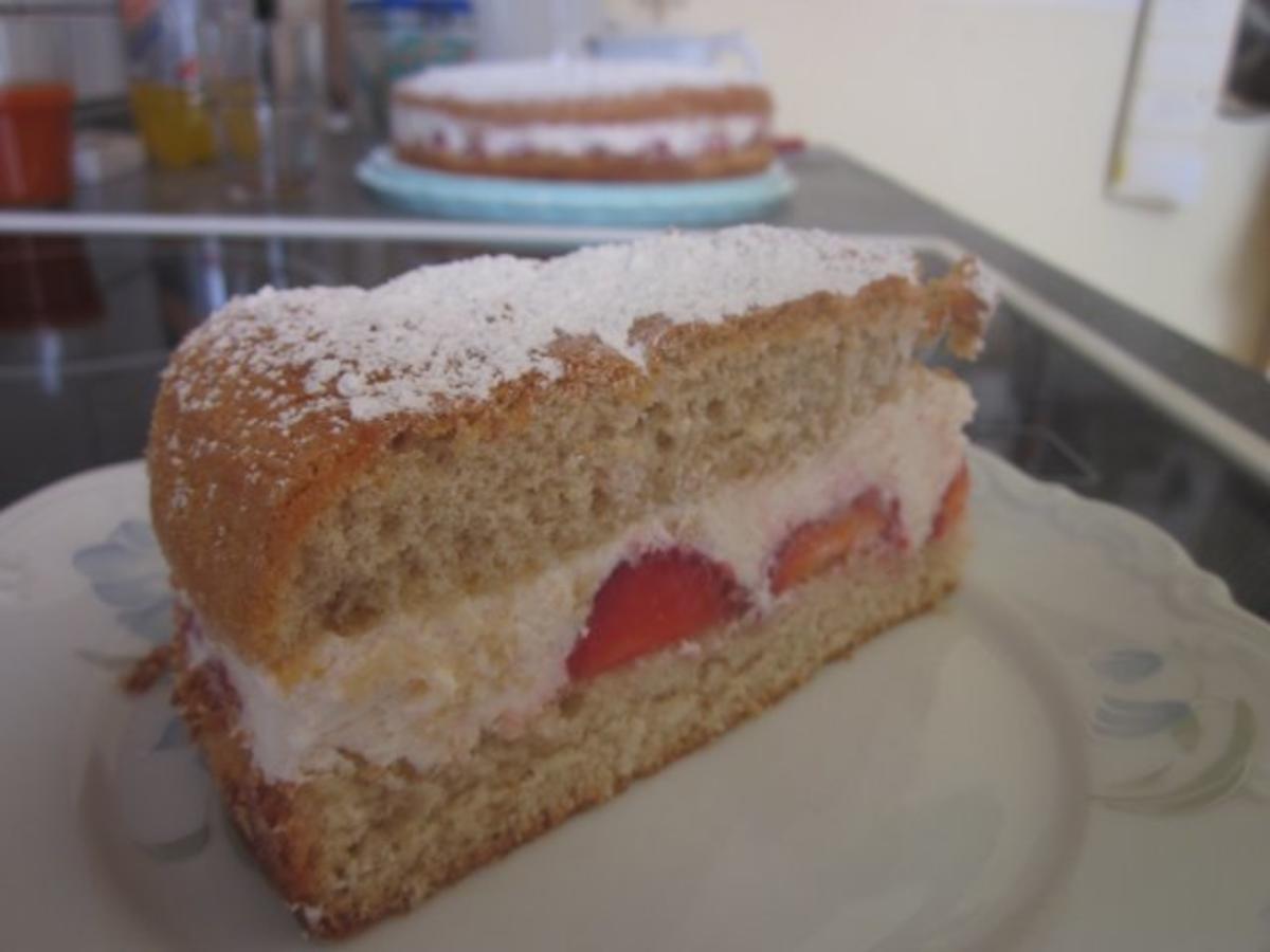 Erdbeer-Käse-Sahne-Torte - Rezept - Bild Nr. 2