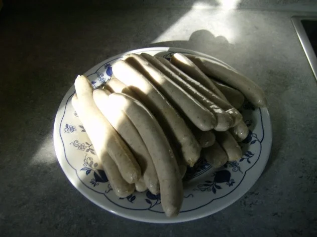 Schweinswürstl mit Sauerkraut und Kartoffelbrei - Rezept - Bild Nr. 2