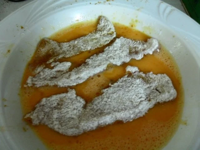 Rezept: Hähnchenbrust unter schwarz-weißer Sesamkruste an Salat mit Sataysauce Bild Nr. 4 Hähnchenbrust unter schwarz-weißer Sesamkruste an Salat mit Sataysauce - Rezept - Bild Nr. 4