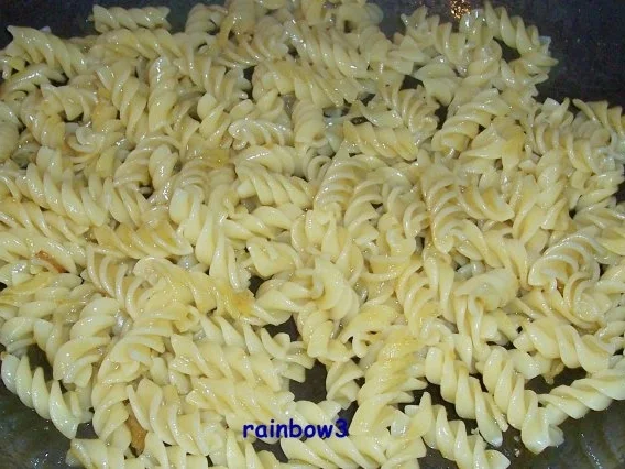 Rezept: Kochen: Bunte Nudel-Pfanne Bild Nr. 2 Kochen: Bunte Nudel-Pfanne - Rezept - Bild Nr. 2