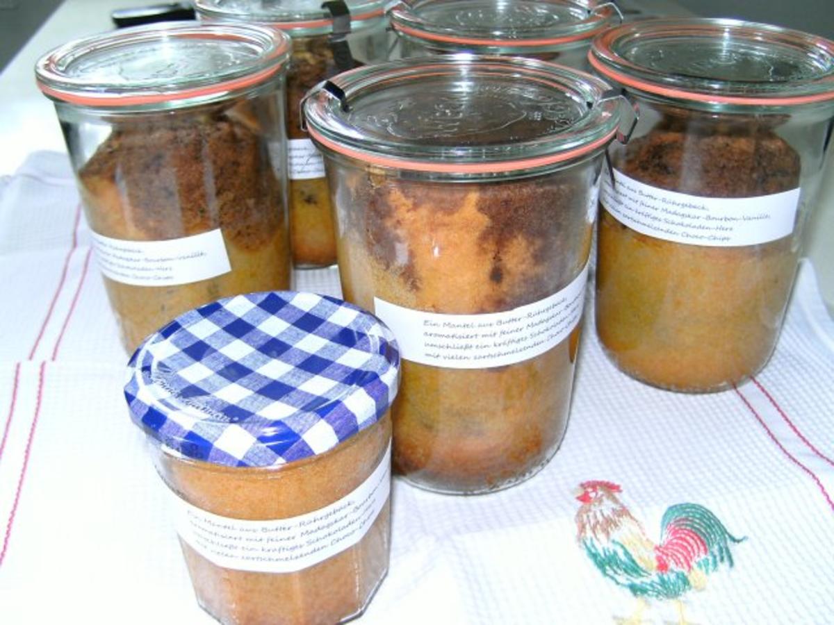 Schoko-Muffins - kräftiges Schoko-Chips-Herz in zartem Vanillemantel oder "Kuchen im Glas" - Rezept - Bild Nr. 2