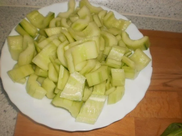 Rezept: Hühnchen in Rahm-Pilz-Sauce / Geflügelklein mit Pilzen und Schmorgurken Bild Nr. 14 Hühnchen in Rahm-Pilz-Sauce / Geflügelklein mit Pilzen und Schmorgurken - Rezept - Bild Nr. 14
