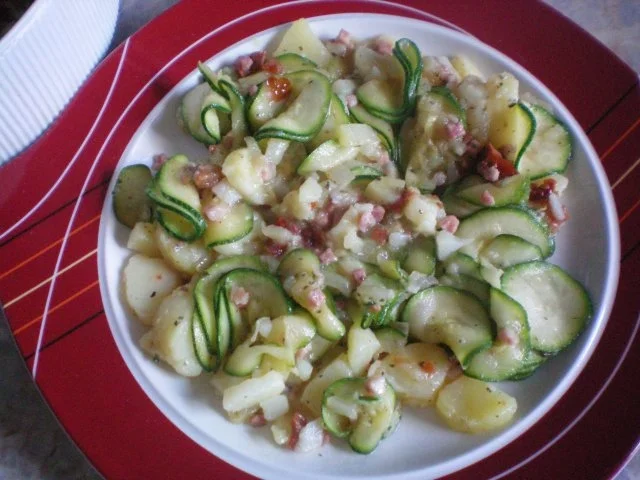 Kartoffel-Zucchini-Salat - Rezept