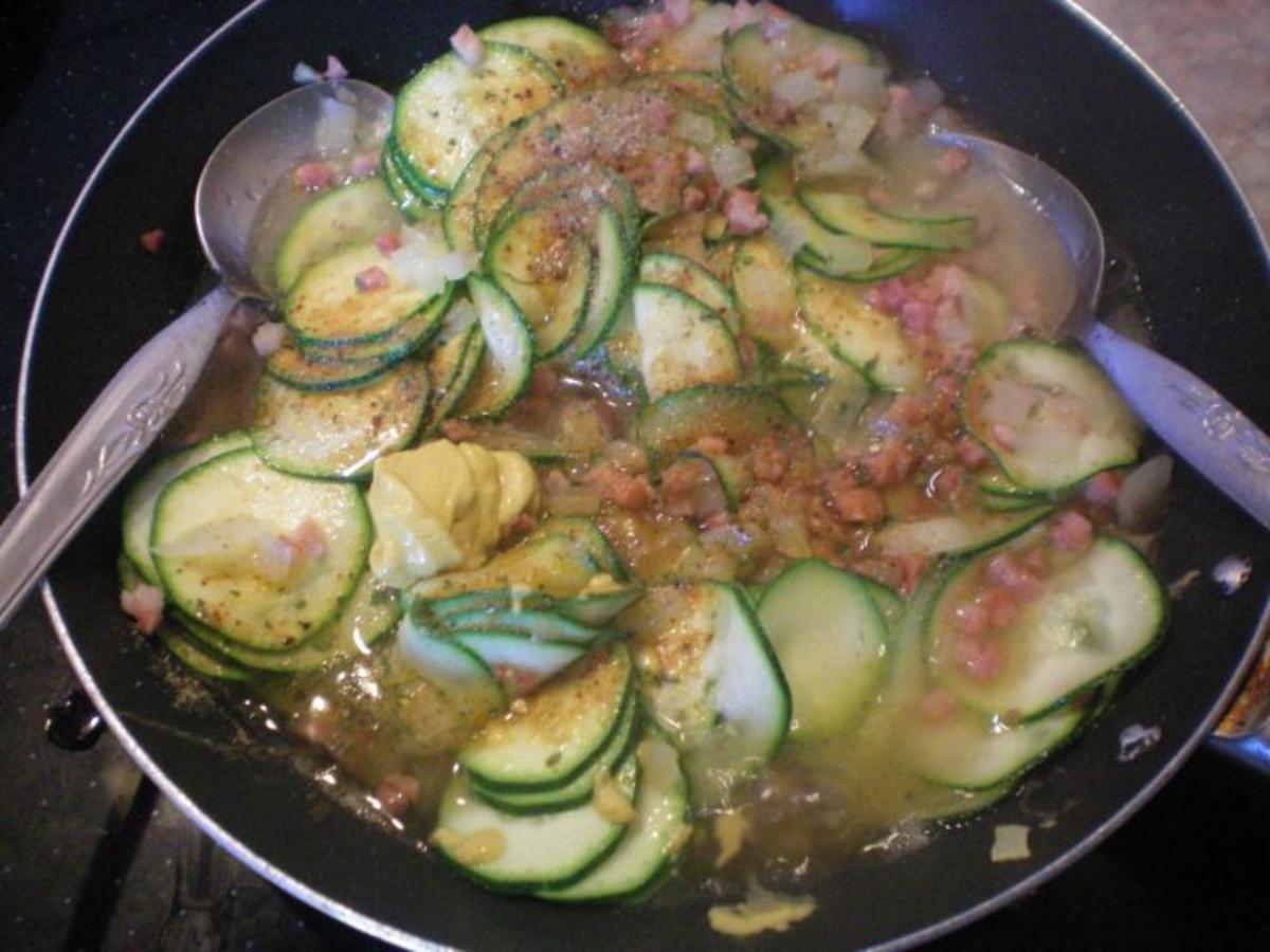 Kartoffel-Zucchini-Salat - Rezept mit Bild - kochbar.de