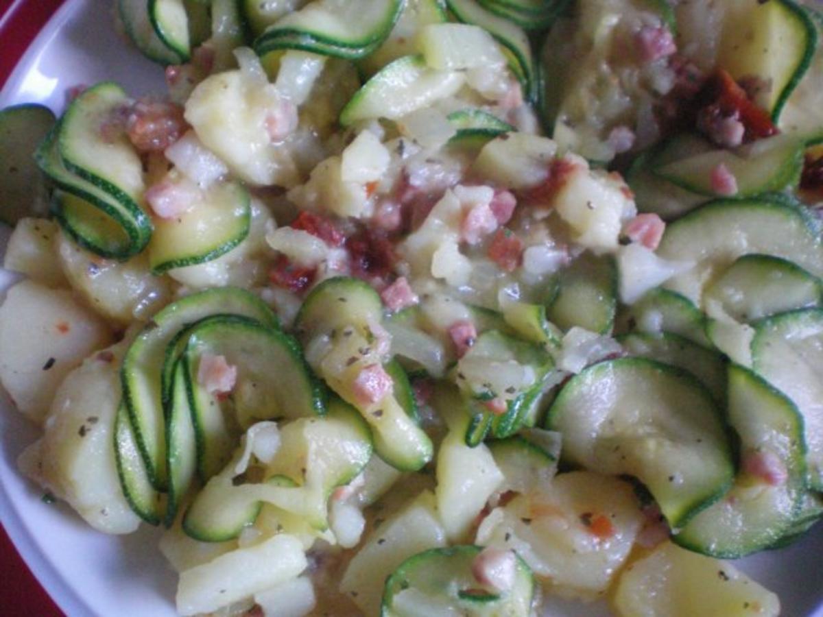 Kartoffel-Zucchini-Salat - Rezept - Bild Nr. 8