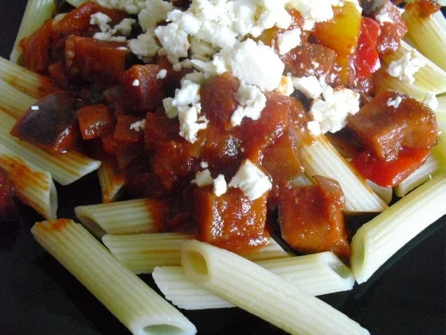 Gemüse-Sugo mit Penne und Feta - Rezept - Bild Nr. 2