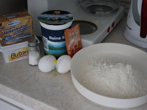 Süßspeise: Buttermilch-Hefepfannkuchen - Rezept - Bild Nr. 2