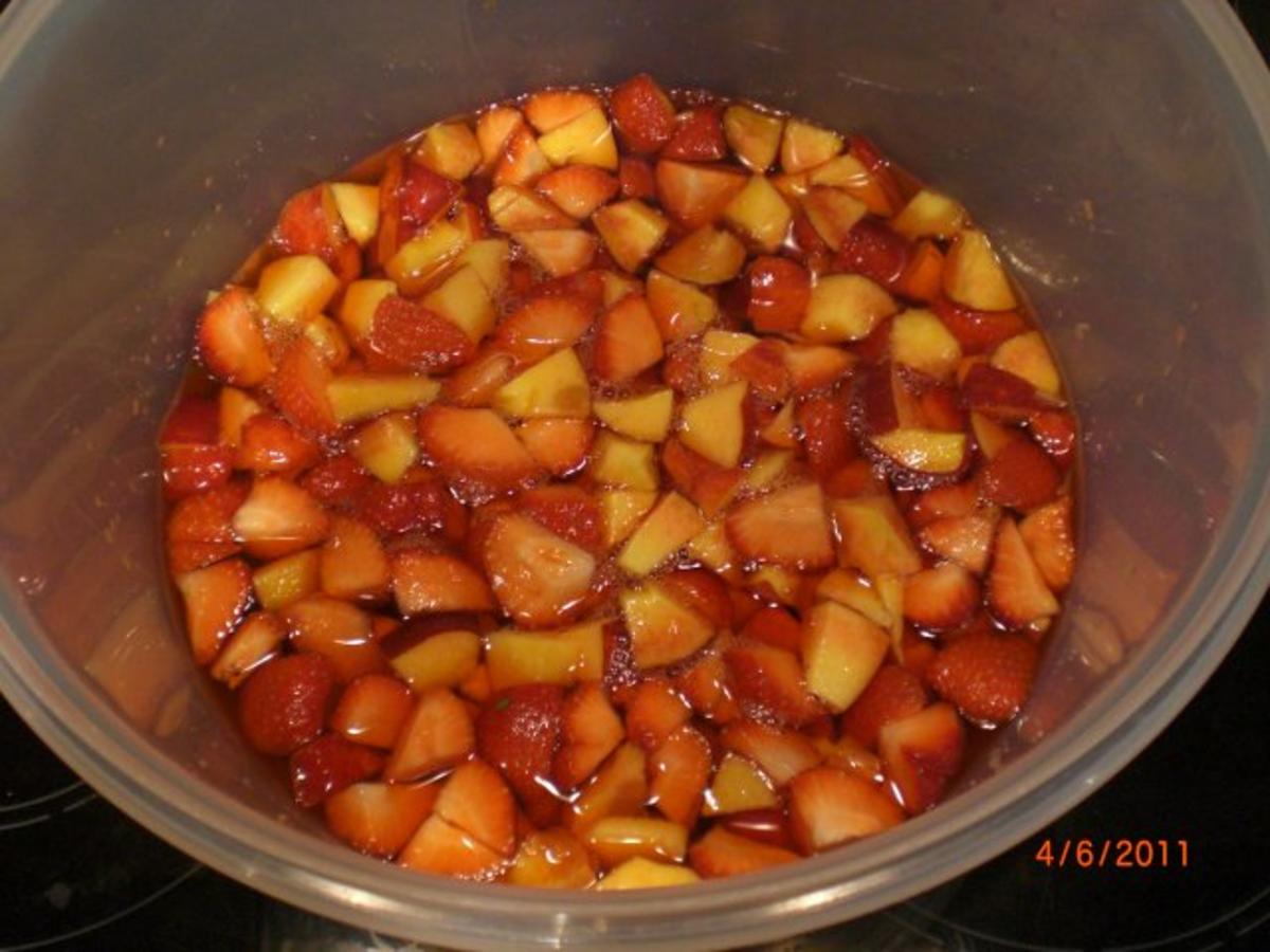 Erdbeeren-Nektarinen Bowle mit Campari - Rezept - Bild Nr. 3