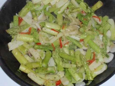 Rezept: Grüne Spargel-Nudel-Pfanne Bild Nr. 8 Grüne Spargel-Nudel-Pfanne - Rezept - Bild Nr. 8