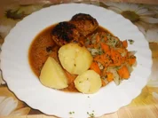 Hackbällchen ~ Möhren-Kohlrabi-Gemüse ~ Salzkartoffeln - Rezept