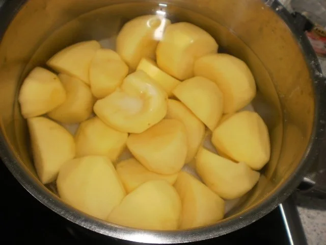 Hackbällchen ~ Möhren-Kohlrabi-Gemüse ~ Salzkartoffeln - Rezept - Bild Nr. 3