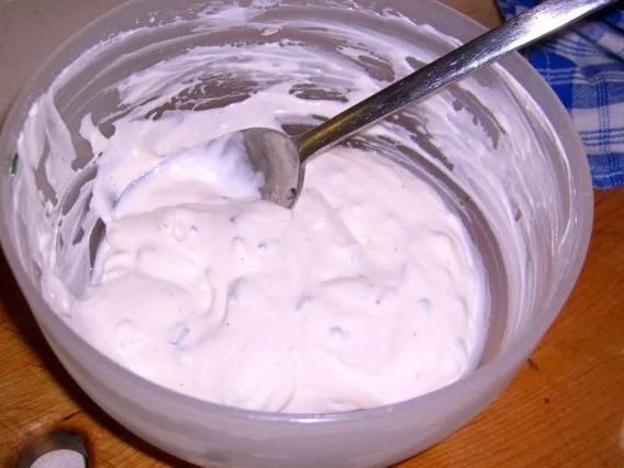 Rezept: Sauerrahm-Dip Sauerrahm-Dip - Rezept