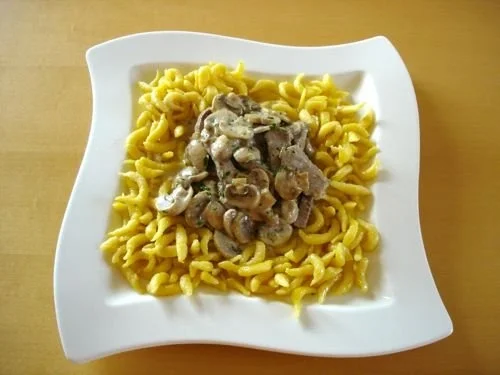 Rezept: Züricher Geschnetzeltes mit Spätzle Züricher Geschnetzeltes mit Spätzle - Rezept