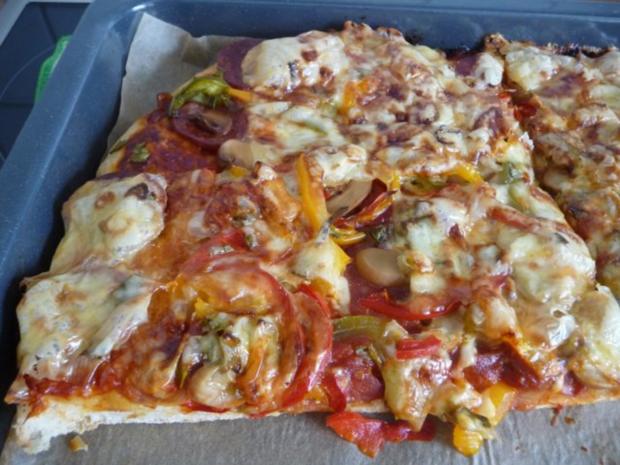 Pizza : Salami und Thunfisch Halb &amp; Halb - Rezept - kochbar.de