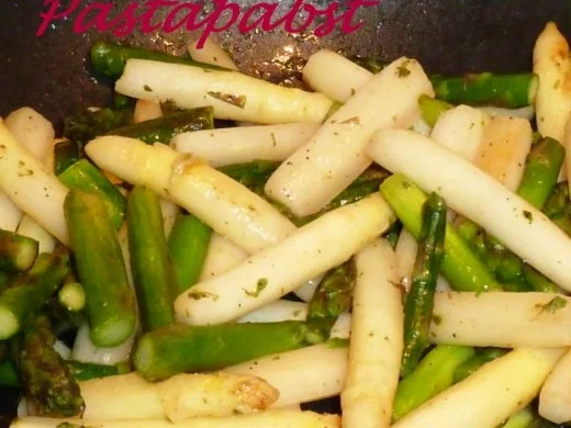 Rezept: Spargel gebraten mit Garnelen und Jakobsmuscheln Bild Nr. 2 Spargel gebraten mit Garnelen und Jakobsmuscheln - Rezept - Bild Nr. 2