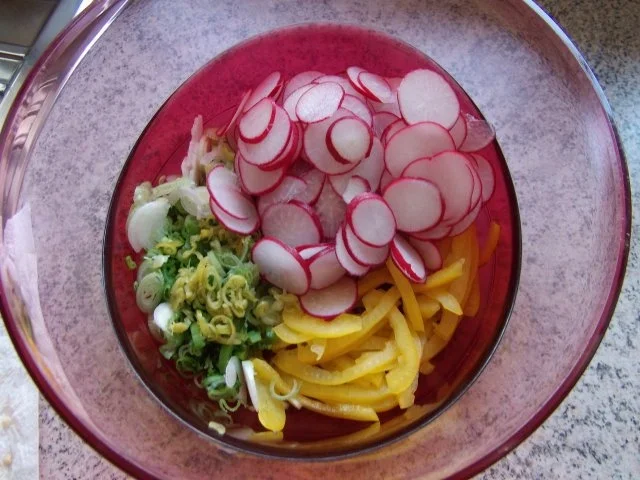 Lyonersalat mit Paprika,Radieschen, Lauchzwiebeln Dieter´s Art - Rezept - Bild Nr. 3