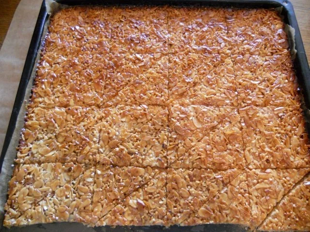 KLEINGEBÄCK - Nußecken - Rezept - Bild Nr. 2