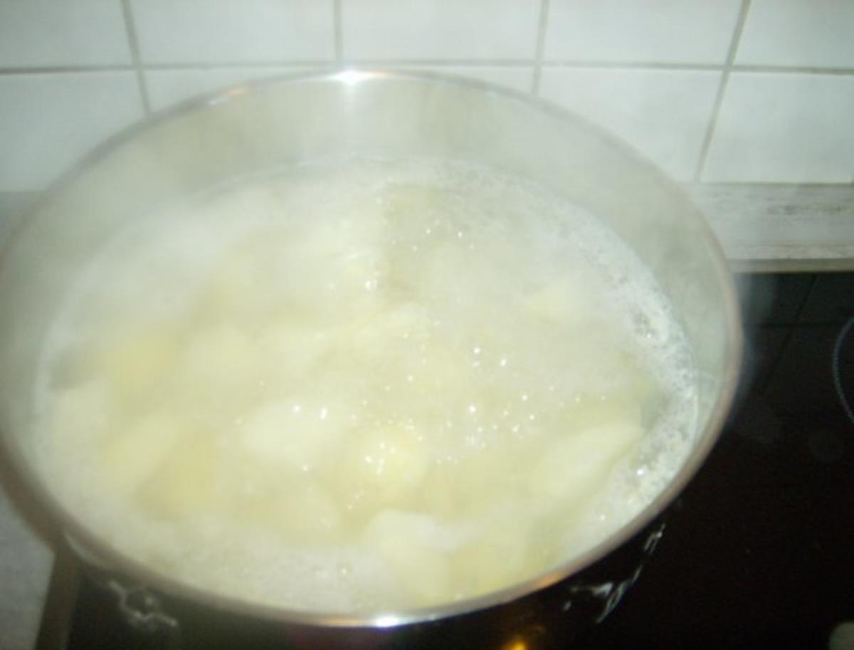 Petersilienkartoffeln mit grünem Spargel und Soße Hollandaise - Rezept - Bild Nr. 3