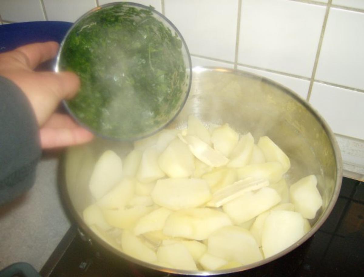 Petersilienkartoffeln mit grünem Spargel und Soße Hollandaise - Rezept - Bild Nr. 5