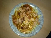 Moni's Maccaroni - Tomatensoße und Putenschinkenwurst - Rezept