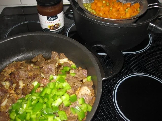 Rezept: Leicht verschärftes Gyros-Reis-Pfännchen Bild Nr. 3 Leicht verschärftes Gyros-Reis-Pfännchen - Rezept - Bild Nr. 3