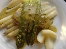 Zweierlei Spargel mit Basilikum-Orangen-Hollandaise und Thunfisch - Rezept