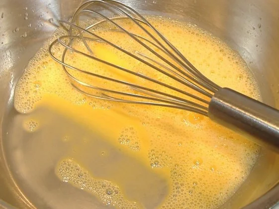 Rezept: Zweierlei Spargel mit Basilikum-Orangen-Hollandaise und Thunfisch Bild Nr. 2 Zweierlei Spargel mit Basilikum-Orangen-Hollandaise und Thunfisch - Rezept - Bild Nr. 2