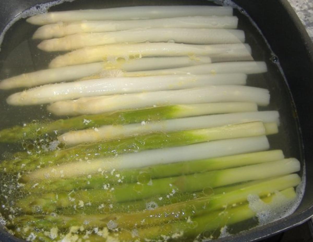 Zweierlei Spargel mit Basilikum-Orangen-Hollandaise und Thunfisch - Rezept - Bild Nr. 5